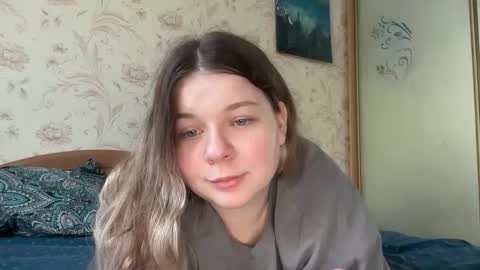 Elise online show from September 22, 9:02 am