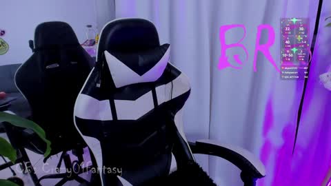 Laura  online show from January 4, 8:28 am