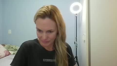 Anny online show from April 23, 12:29 pm