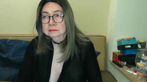 Kelly   online show from June 1, 7:04 pm