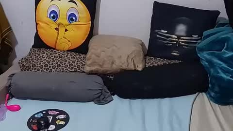 creamyhub online show from October 12, 9:24 am