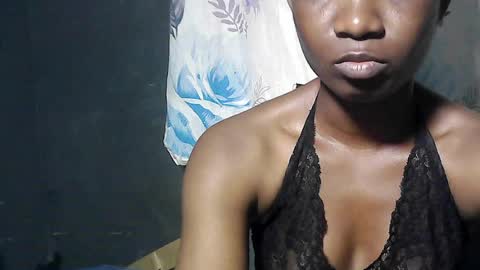 creamyxsugar online show from August 4, 11:56 pm