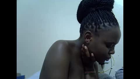 Snapshot of creamyypussyy chatting on October 11, 12:59 am creamyypussyy online show from October 11, 12:59 am