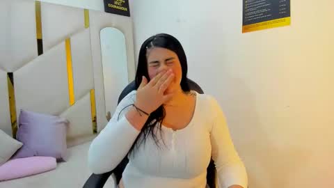 Criistaal   online show from February 25, 4:49 am