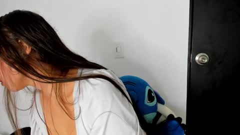 Jen. online show from February 6, 2:42 pm