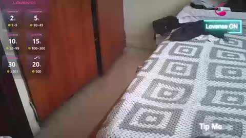 cris2428 online show from March 19, 5:18 pm