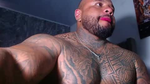 criss_zanders202 online show from May 30, 5:33 pm