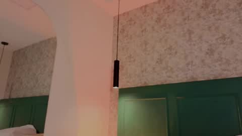 Cristal  online show from October 18, 1:37 pm