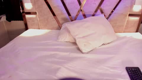 cristin  online show from March 20, 7:30 pm