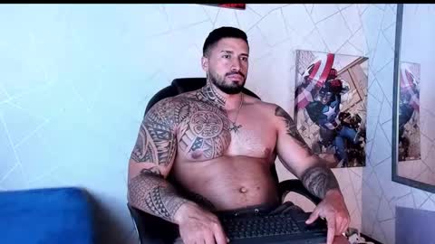 Snapshot of cristian_walker chatting on October 23, 12:06 pm cristian walker online show from October 23, 12:06 pm