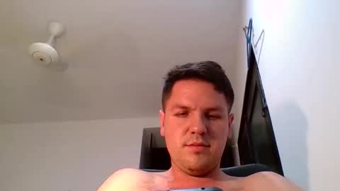 cristopher3042 online show from May 7, 1:23 am