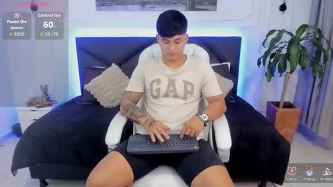 Cristopher online show from November 2, 9:42 am