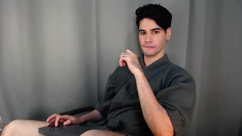 cristopher online show from November 24, 8:18 pm