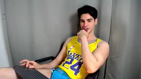 cristopher online show from December 4, 10:53 pm