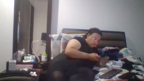 Linda Cross online show from January 7, 1:17 am