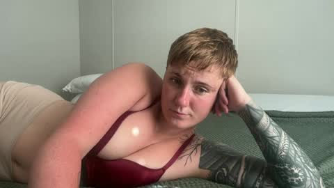 crsytal_river__ online show from June 25, 9:20 pm