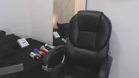 Cry online show from October 7, 11:23 pm