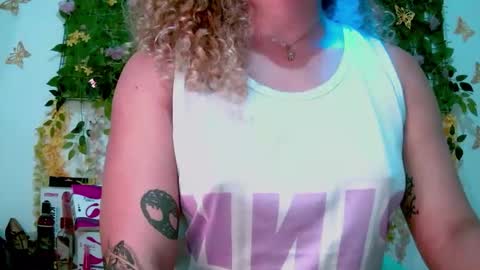 crysrus online show from March 1, 2:38 am