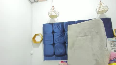 Snapshot of crystal_butterfly1 chatting on October 18, 5:28 pm crystal_butterfly1 online show from October 18, 5:28 pm