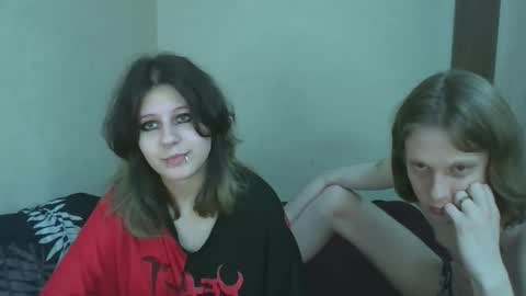 Crystal and Marcl online show from November 19, 3:28 am