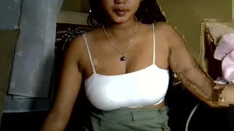 crystalbellax online show from July 14, 10:54 am