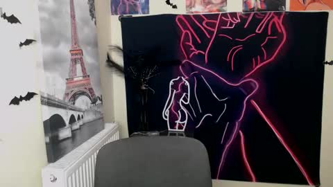 Stella online show from November 2, 7:08 am