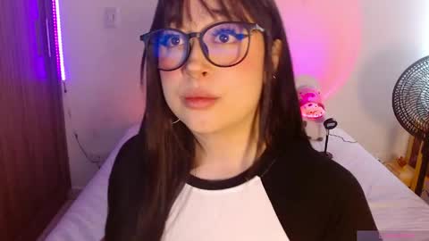 Olivia  online show from June 4, 1:28 pm