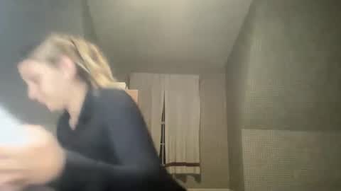 CrystalBabyy online show from October 25, 2:34 am