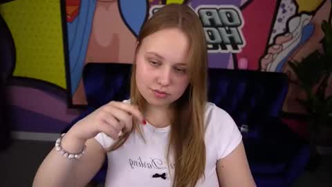 crystallpaws_ online show from October 29, 8:53 pm