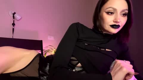 Molly Moore online show from December 17, 12:34 am