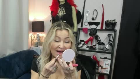 CrystalHotty online show from April 23, 5:15 am