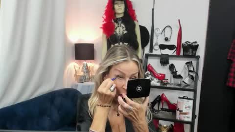 CrystalHotty online show from October 1, 6:23 am