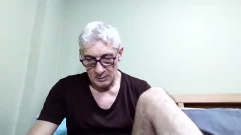 Snapshot of cucaio18 chatting on October 18, 11:25 am BIG UNCUT HARD COCK online show from October 18, 11:25 am
