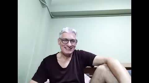 Snapshot of cucaio18 chatting on October 22, 4:04 am BIG UNCUT HARD COCK online show from October 22, 4:04 am