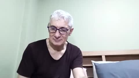 Snapshot of cucaio18 chatting on October 10, 2:39 am BIG UNCUT HARD COCK online show from October 10, 2:39 am
