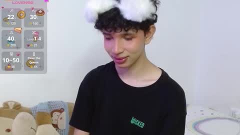 Cuddly online show from November 20, 10:51 pm