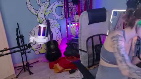 CUMpotikEve online show from June 18, 2:50 am