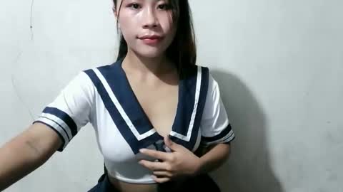 cumwhore4uxox online show from April 22, 6:59 pm