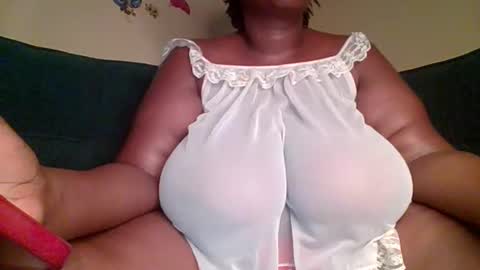 sweetpearl online show from April 17, 8:28 am