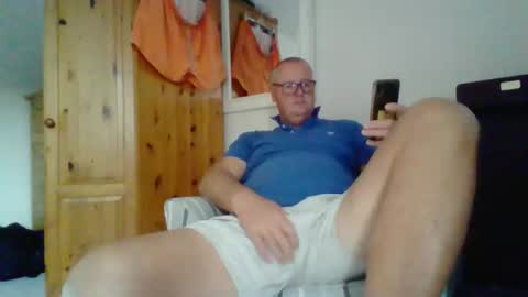 curiousax77 online show from October 7, 9:05 am