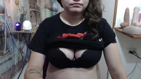 Vannesa online show from February 15, 5:44 pm