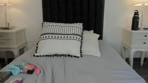 curly luna  online show from March 3, 11:12 pm