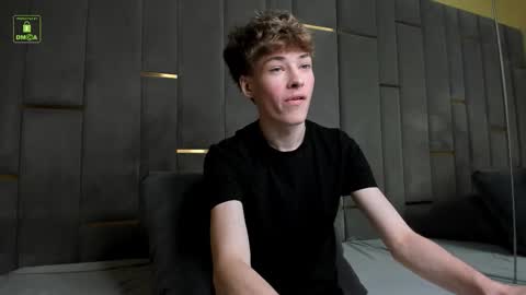 Snapshot of curlytwinkboy chatting on September 26, 8:39 pm KEVIN online show from September 26, 8:39 pm