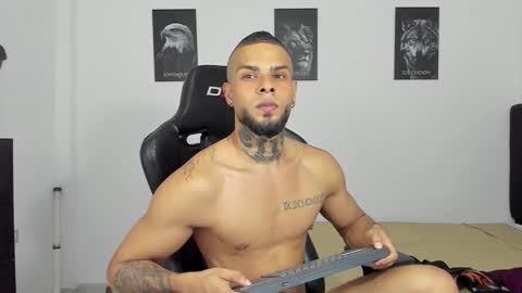 curtis_blake online show from December 17, 12:17 am