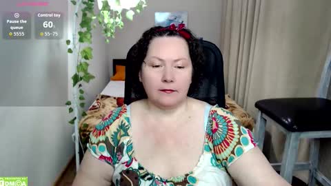 curvy_girlz online show from February 17, 7:46 pm