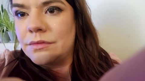 Curvyandthic online show from November 22, 8:46 am