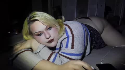 Curvygothfemboy online show from December 3, 2:09 am