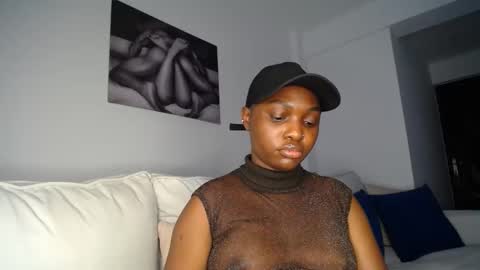 Snapshot of cute_ass18 chatting on February 17, 3:22 pm Liya online show from February 17, 3:22 pm