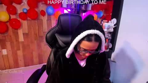    Independent Model online show from November 1, 1:06 am