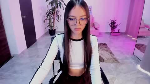 Snapshot of cute_fox_1 chatting on September 30, 2:16 pm Bella Fox online show from September 30, 2:16 pm